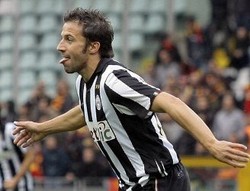 Del Piero cs Mengendarai Jeep Grand Cherokee
