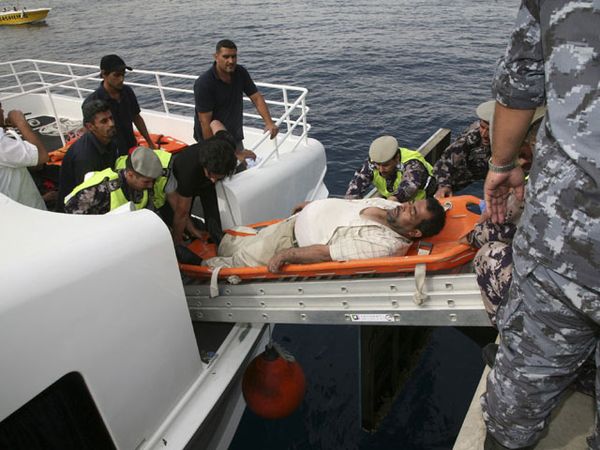 Evakuasi Penumpang Feri Terbakar