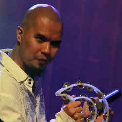  Ahmad Dhani Gandeng Musisi Difable