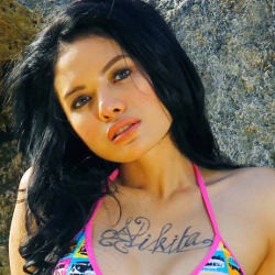 Jajal Nyanyi, Nikita Mirzani Janjikan Aksi Panggung Seksi