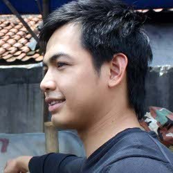 Tommy Kurniawan dan Keluarga Tania Qurban Bersama