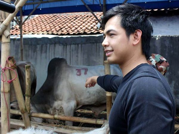 Tommy Kurniawan Berkurban 