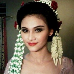 Prabu Revolusi & Zee Zee Shahab Sebar 800 Undangan