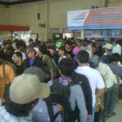 Idul Adha, Stasiun Pasar Turi Dipenuhi Pemudik Lokal