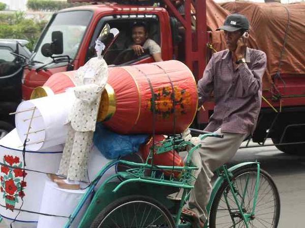 Ponsel Bukan Lagi Barang Mewah