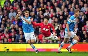 Gol Bunuh Diri Brown Menangkan MU
