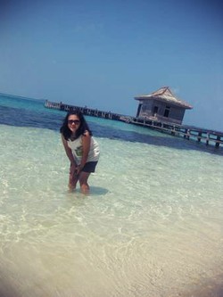 Kemping di Pulau Semak Daun