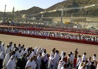 Jutaan Jamaah Haji Melempar Jumrah