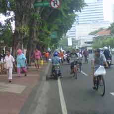 Libur Idul Adha, Jalanan Surabaya Banyak Pejalan Kaki