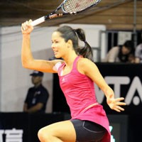 Ivanovic Pertahankan Gelar Juara