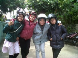 Jalan - Jalan di Kebun Duren