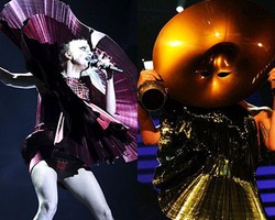 5 Busana Satelit Lady Gaga di MTV EMA 2011