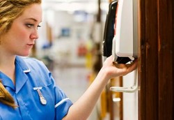 Kerja di ICU, Tiap Jam Harus Cuci Tangan 20 Kali