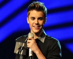 Dikejar Fans, Justin Bieber Masuk ke Klub Gay