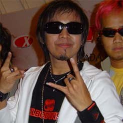 Demi film, Ian Kasela Rela Lepas Kacamata