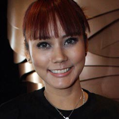 Anita Hara Berniat Polisikan Penyebar Foto Ciumannya