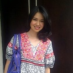 Laura Basuki Kangen Lenggak-lenggok di Catwalk