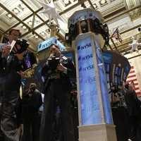 Berlusconi Siap Mundur, Wall Street Meriah