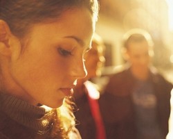 6 Kebodohan Wanita Saat Menjalin Hubungan Asmara