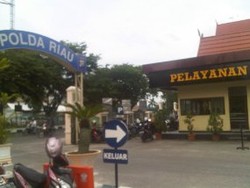 Bupati Inhu Dipolisikan karena Tampar Pegawai Kebun Sawit