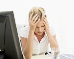 Wanita Lebih Mudah Tertular Stres di Kantor