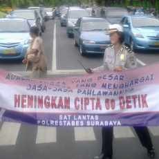 Pengguna Jalan Mengheningkan Cipta Selama 60 Detik