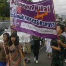 Peringati Hari Pahlawan, Ratusan Siswa SDK Santa Angela Berpawai