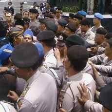 Demo Mahasiswa Tolak Intervensi Asing Diwarnai Aksi Dorong