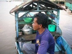 Kisah Pedagang Model di Sungai Musi yang Tak Tersentuh SEA Games