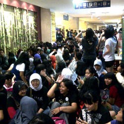 Antrian Konser 2PM Capai 5 Lantai