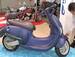 Hyosung Perlihatkan Skutik Listrik