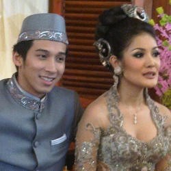 Nindy & Azka Belum Tentukan Lokasi Bulan Madu