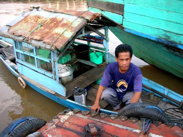 Pedagang Sungai Musi Tak Tersentuh SEA Games