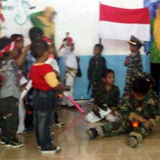 Sekolah Kebanjiran, Siswa Paud Baru Baru Peringati Hari Pahlawan