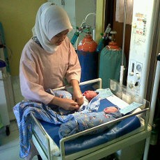 Khayalan Neneng Melahirkan Anak 11/11/11 Terkabul