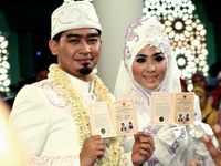 Pernikahan Istimewa 11-11-11 Ustad Solmed & April