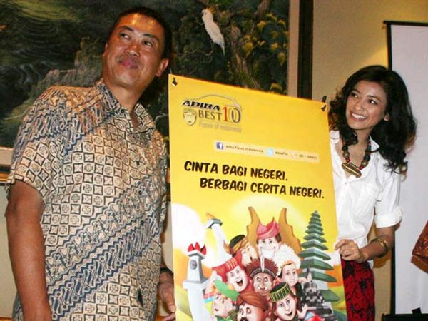 Adira Rangkul Penggila Traveling 