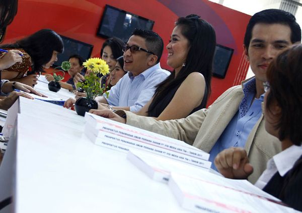 Ramai-ramai Artis Beli Saham