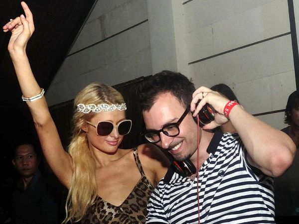 Paris Hilton Ngedance di Bali