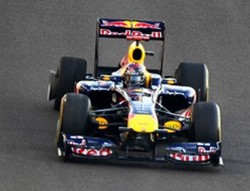 Pirelli Lembur untuk Selidiki Masalah di Ban Vettel 