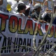 Tuntut UMK Rp 1,4 Juta, Jika Tidak, Buruh Ancam Lengserkan Gubernur Jatim