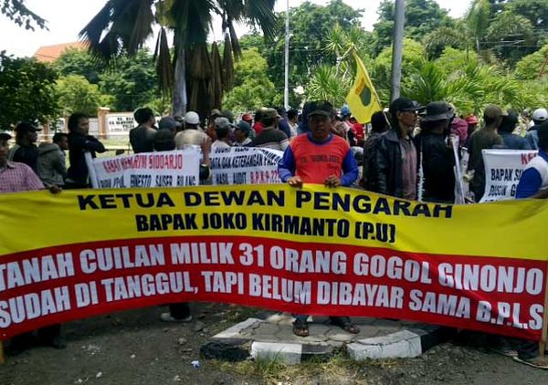 Korban Lumpur Lapindo Demo Mapolda Jatim