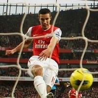 Cesc Berharap Van Persie Bertahan di Arsenal