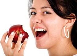Apel Menyebabkan Gigi Berlubang?