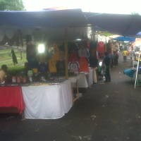 Penjual Modo-Modi Marak di Venue Pencak Silat