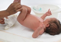 Perlukah Pakai Sabun Tiap Kali Bayi Ganti Popok?