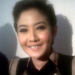 Peggy Tak Tahu Mantan Suami Kembali ke Istri Pertama