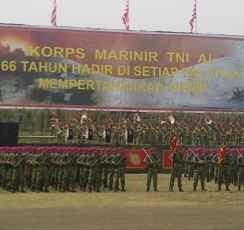 HUT ke-66 Korps Marinir Dihibur Aksi Penembakan Peluru Tajam