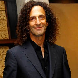 Kenny G Janji Akan Bagikan Saksofon di Konser