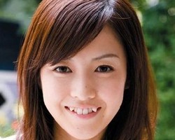 Wanita Bergigi Taring Dianggap Seksi di Jepang